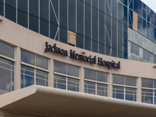 Top ten largest hospitals in Florida by bed size in 2021