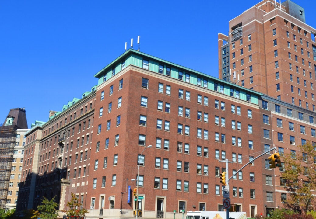 Top ten hospitals in New York by bed size