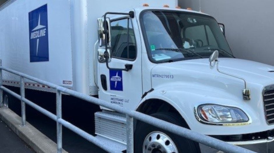 Santiam Hospital and Clinics exterior.